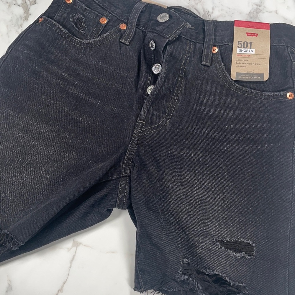 24 HR SALE ONLY Levi’s High Rise Shorts